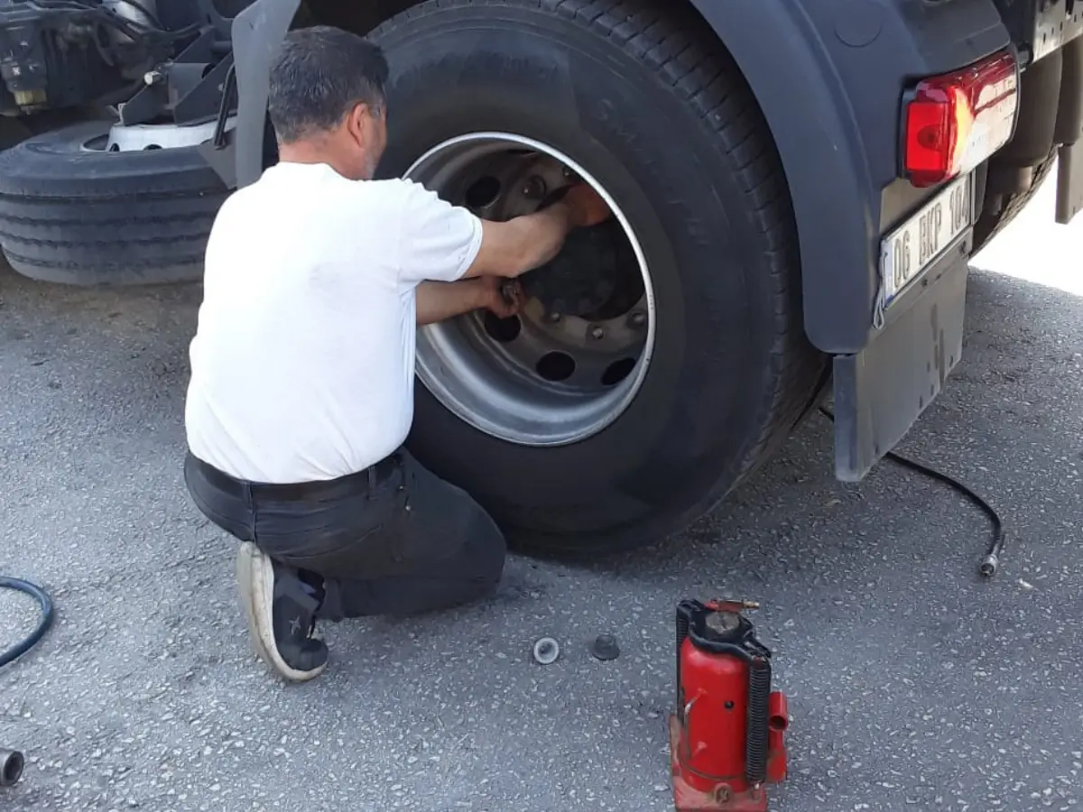 Kaynaşlı Oto Lastikçi